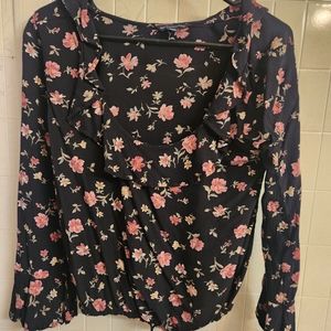 American eagle ruffles blouse med